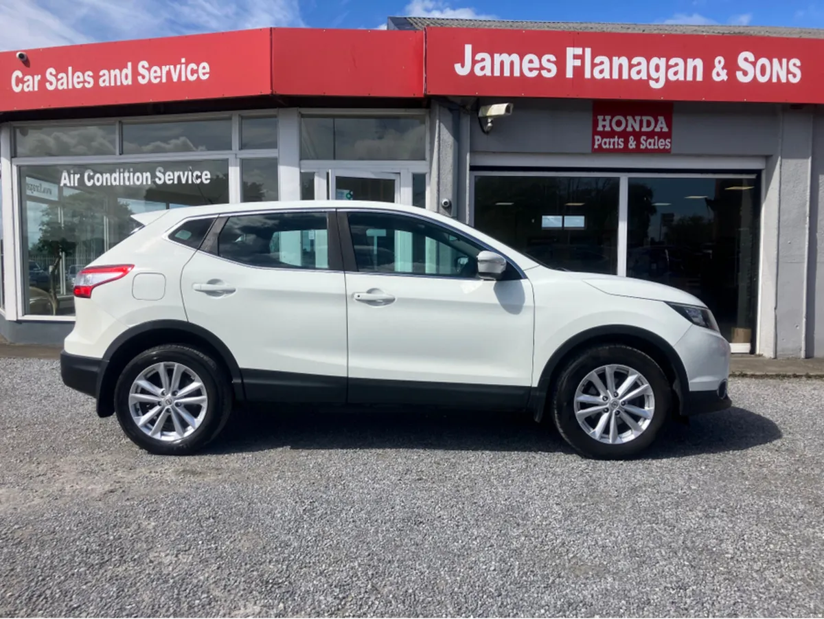 Nissan Qashqai 1.5 DSL SV 4DR - Image 3