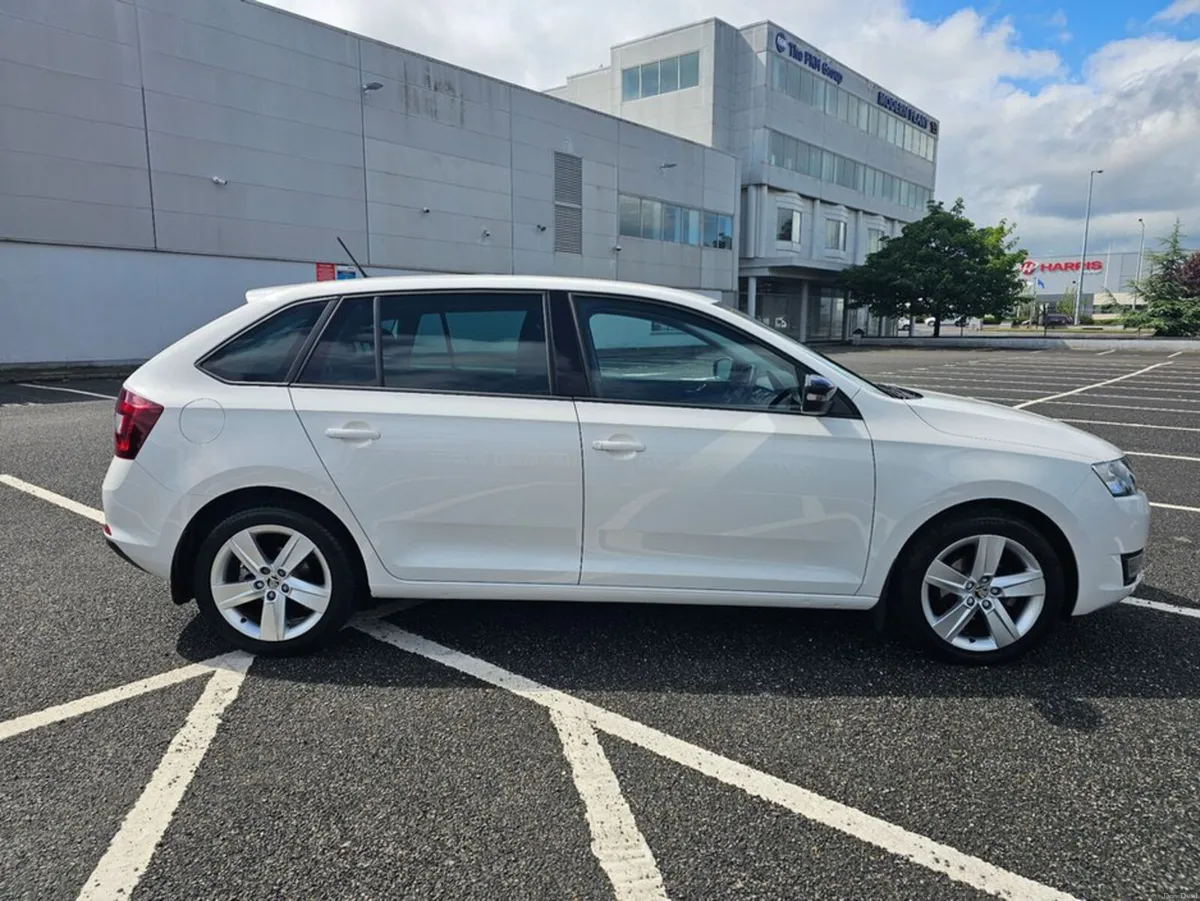 Skoda Rapid 1.2 TSI, AUTOMATIC, AMBITION MODEL, LO - Image 3
