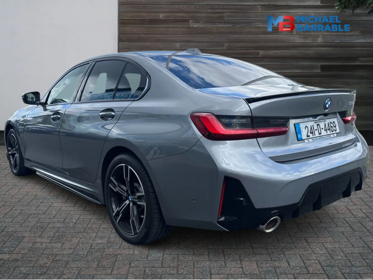 BMW 3-Series 330e M SPORT . ALCANTARA SEATS  *7.9% - Image 4