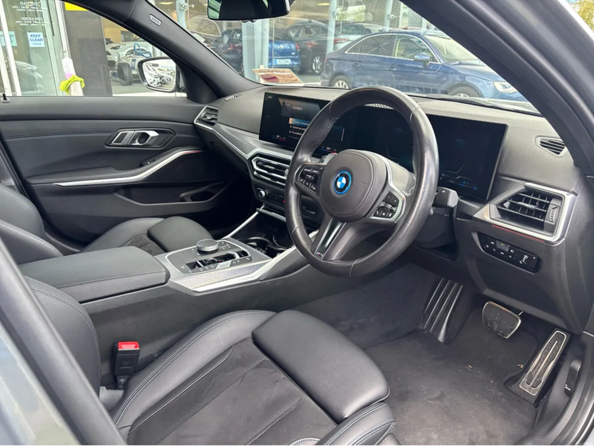 BMW 3-Series 330e M SPORT . ALCANTARA SEATS  *7.9% - Image 5