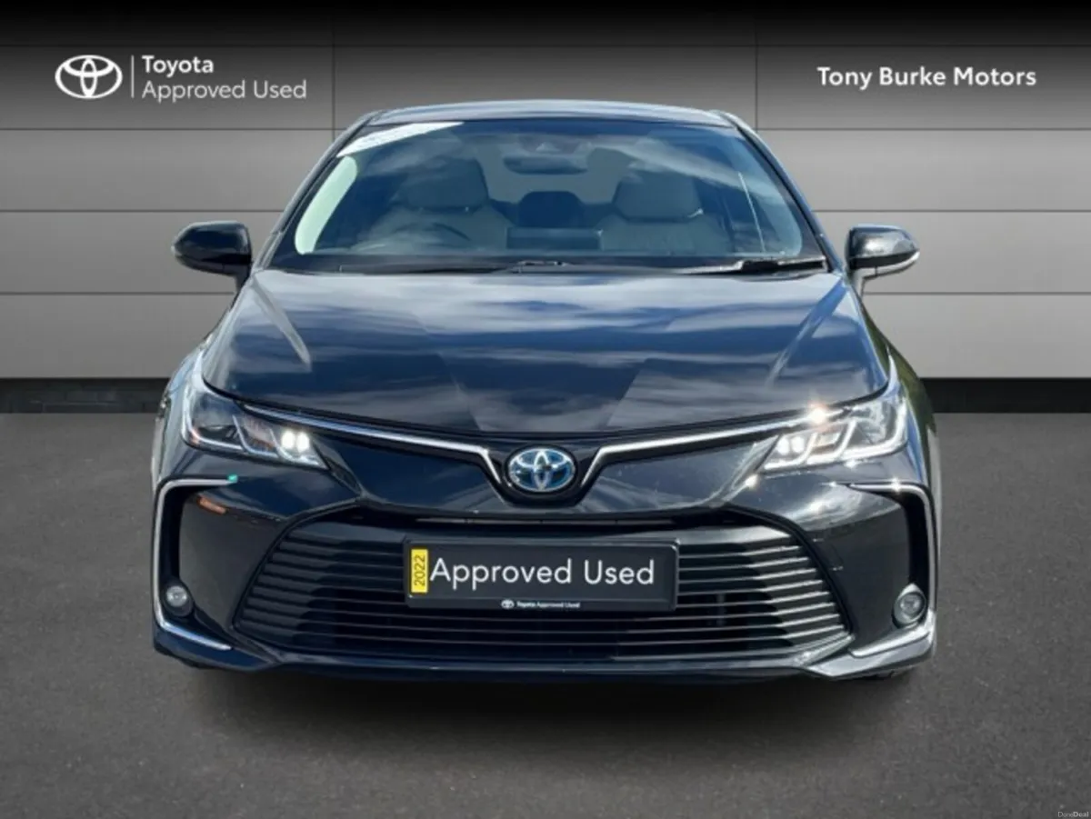 Toyota Corolla Saloon - LUNASPORT Edition - 1.8 Hy - Image 5