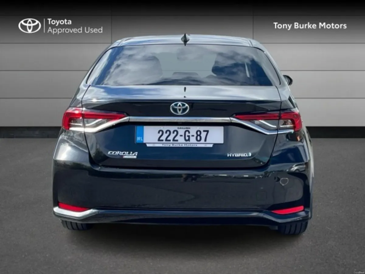 Toyota Corolla Saloon - LUNASPORT Edition - 1.8 Hy - Image 6