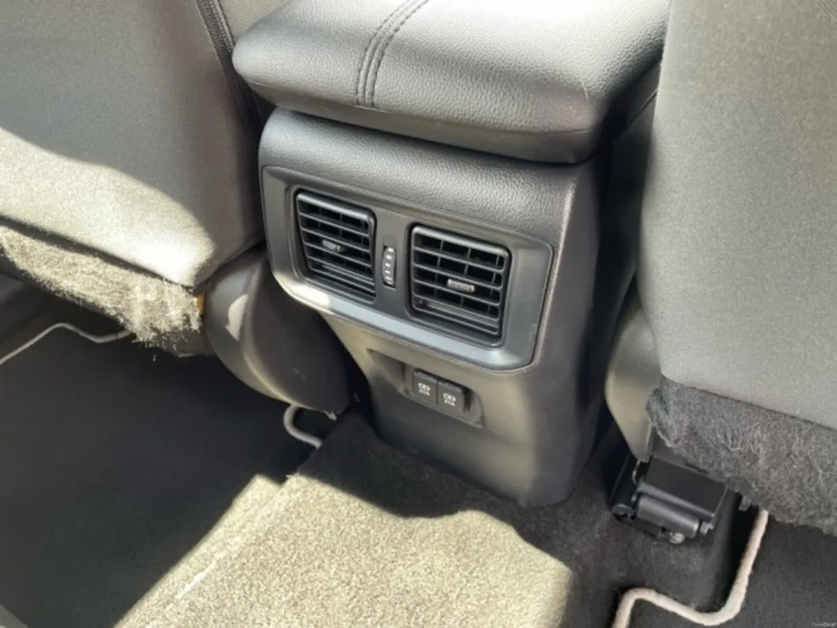 Toyota RAV4 - New Generation - Luna Edition - 2.5 - Image 2