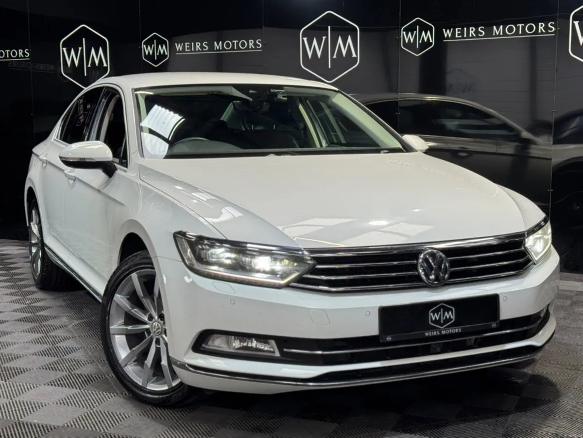 Volkswagen Passat 2.0 TDI DSG LEATHER SEATS LOW MI - Image 6
