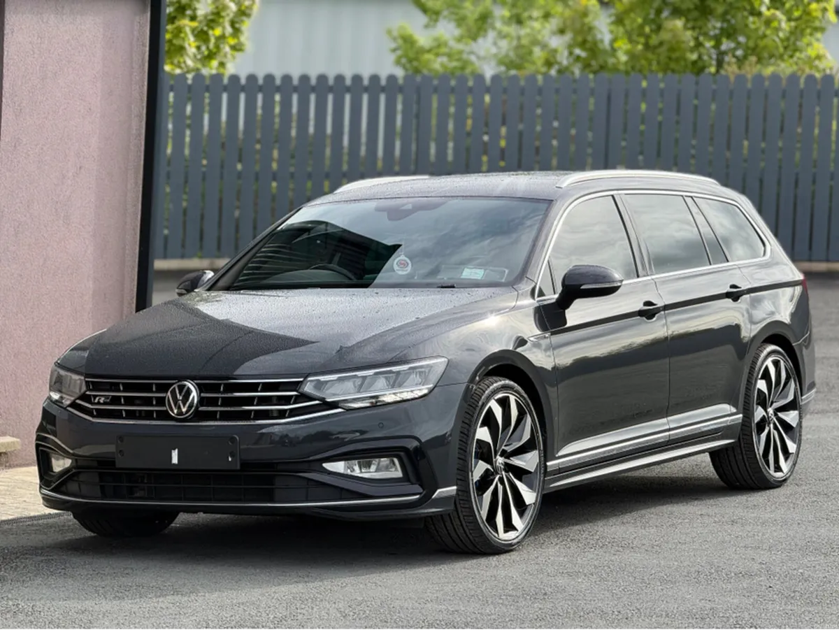 Volkswagen Passat 2.0 TDI R-LINE AUTO - Image 1