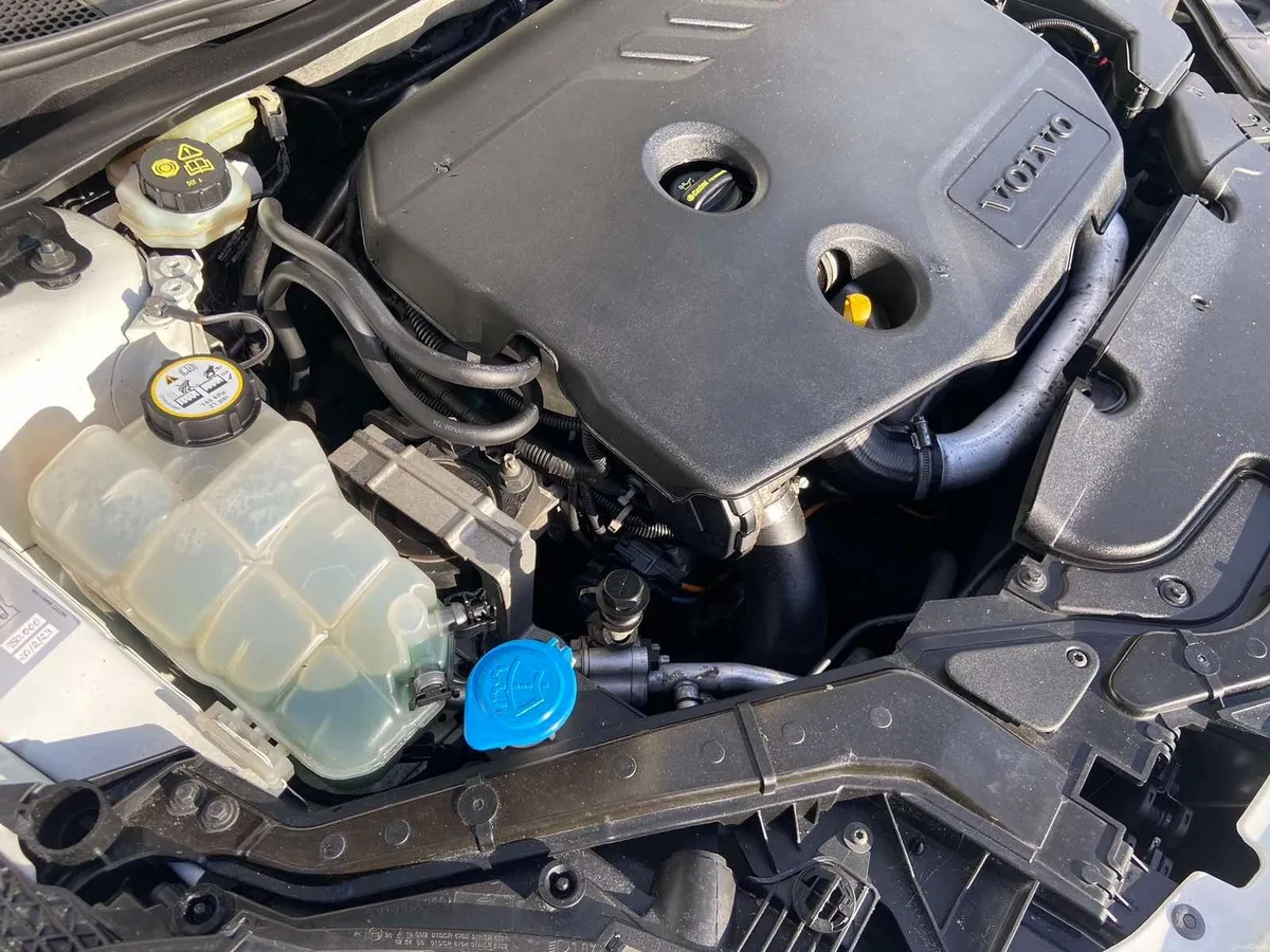 Volvo V40 2015 - Image 3