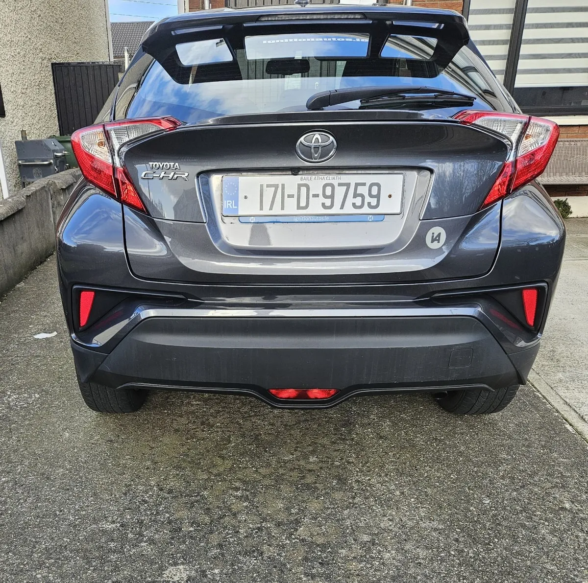 Toyota C-HR 2017 - Image 2