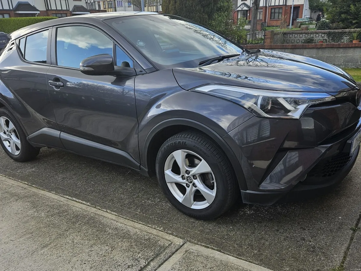Toyota C-HR 2017 - Image 3