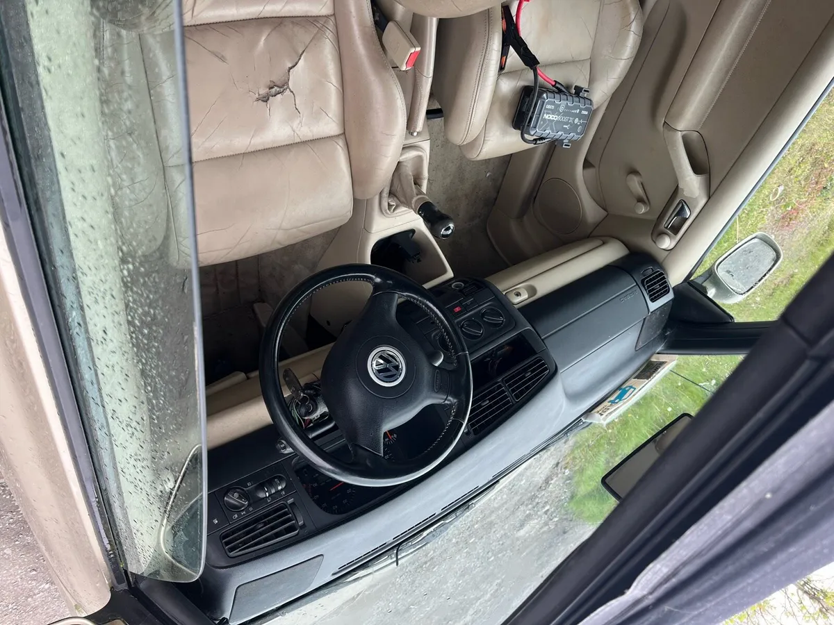 Volkswagen Golf - Image 4