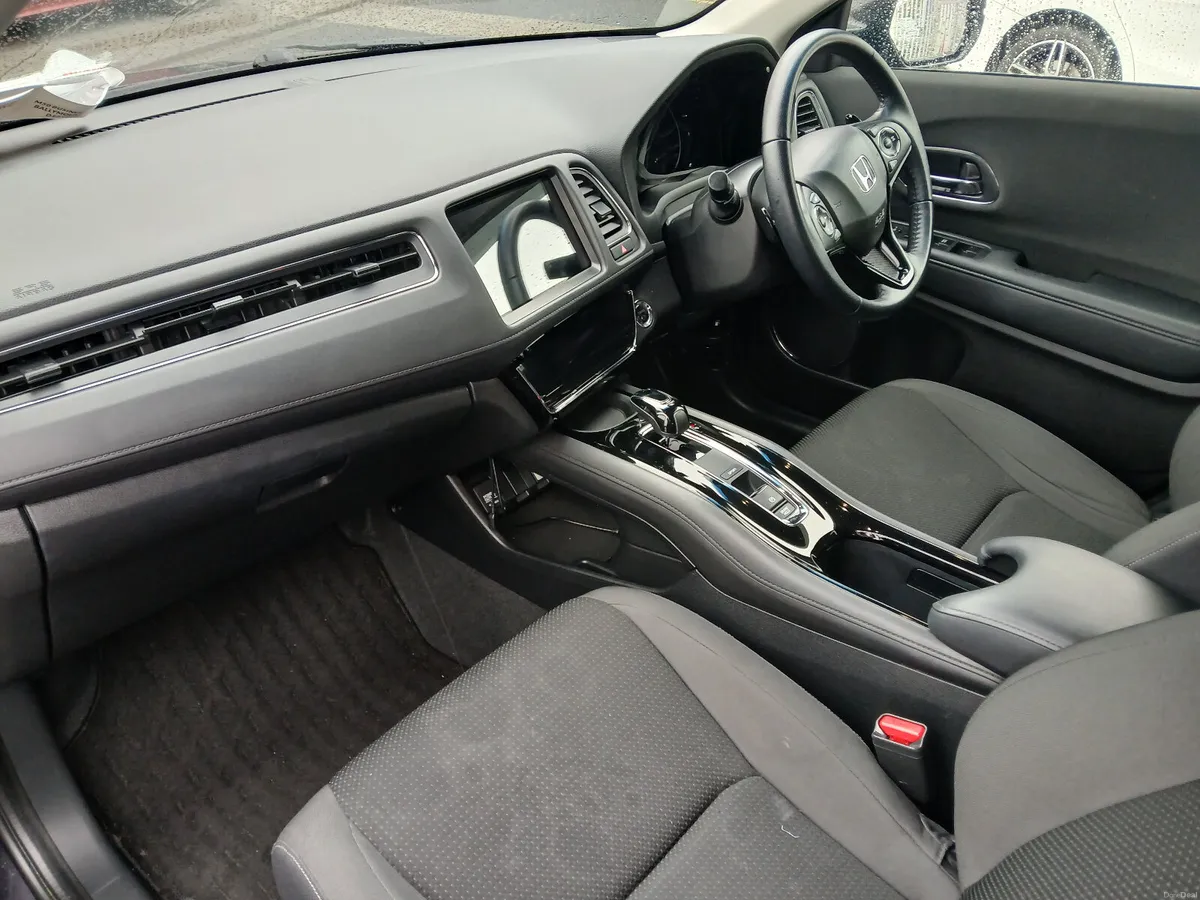 Honda Vezel 2020 low mileage tax and nct - Image 2