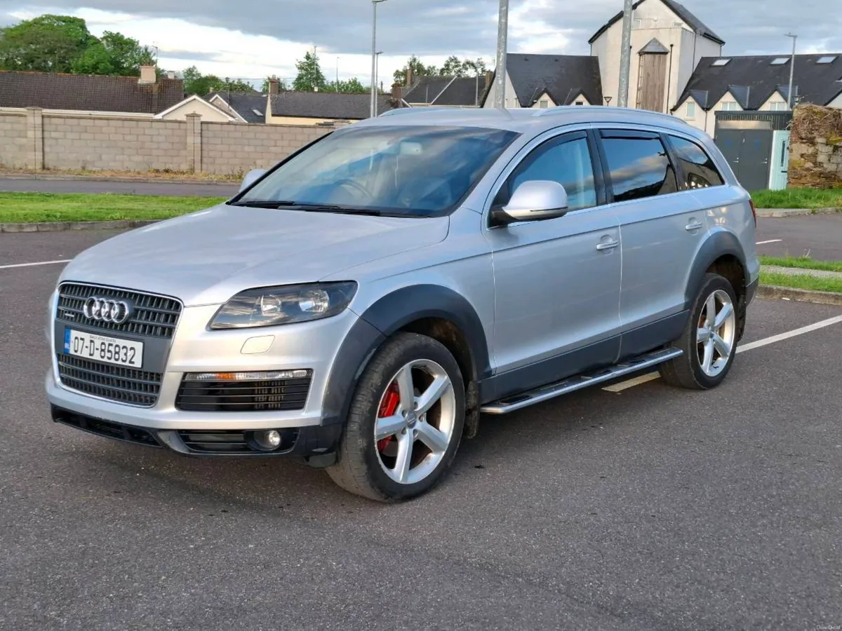 Audi Q7 - Image 1