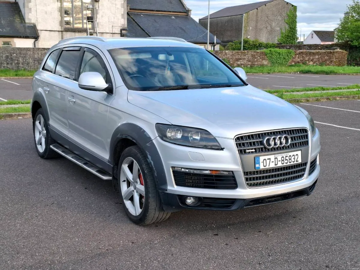 Audi Q7 - Image 2