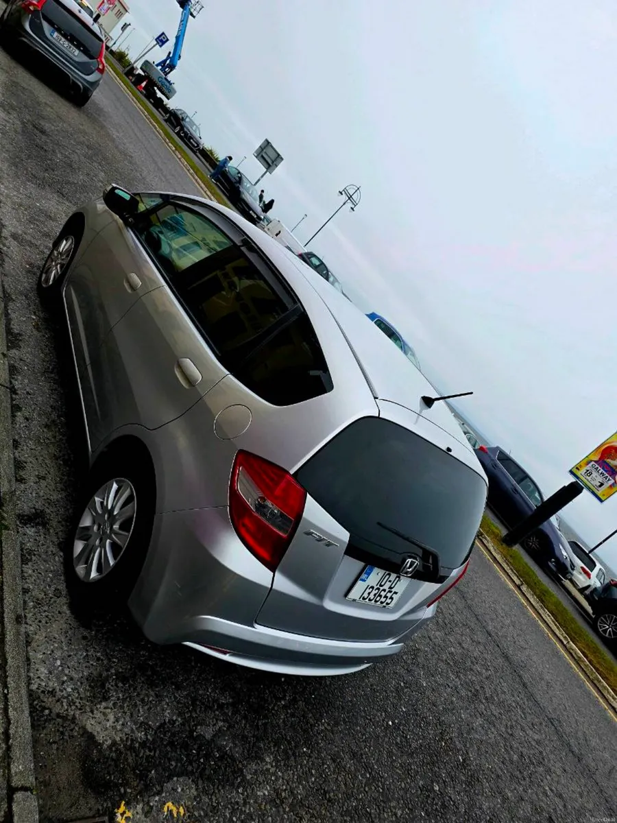 Car - Image 4