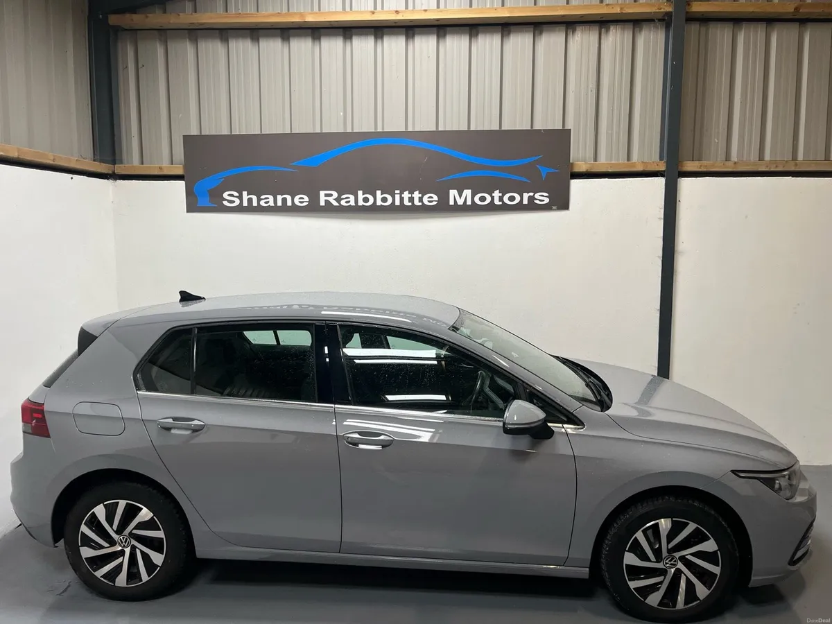 241 VW GOLF STYLE TSI E-HYBRID PHEV - Image 4