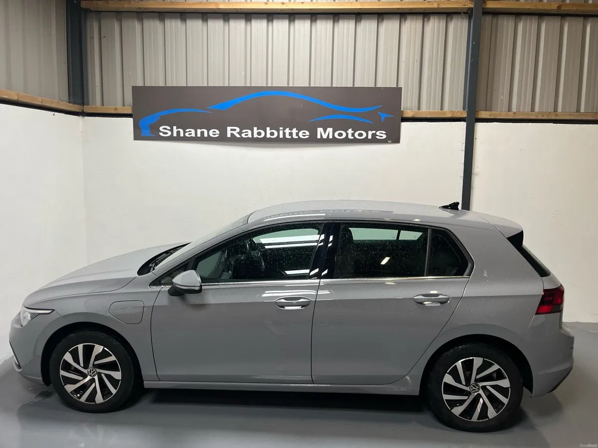 241 VW GOLF STYLE TSI E-HYBRID PHEV - Image 5