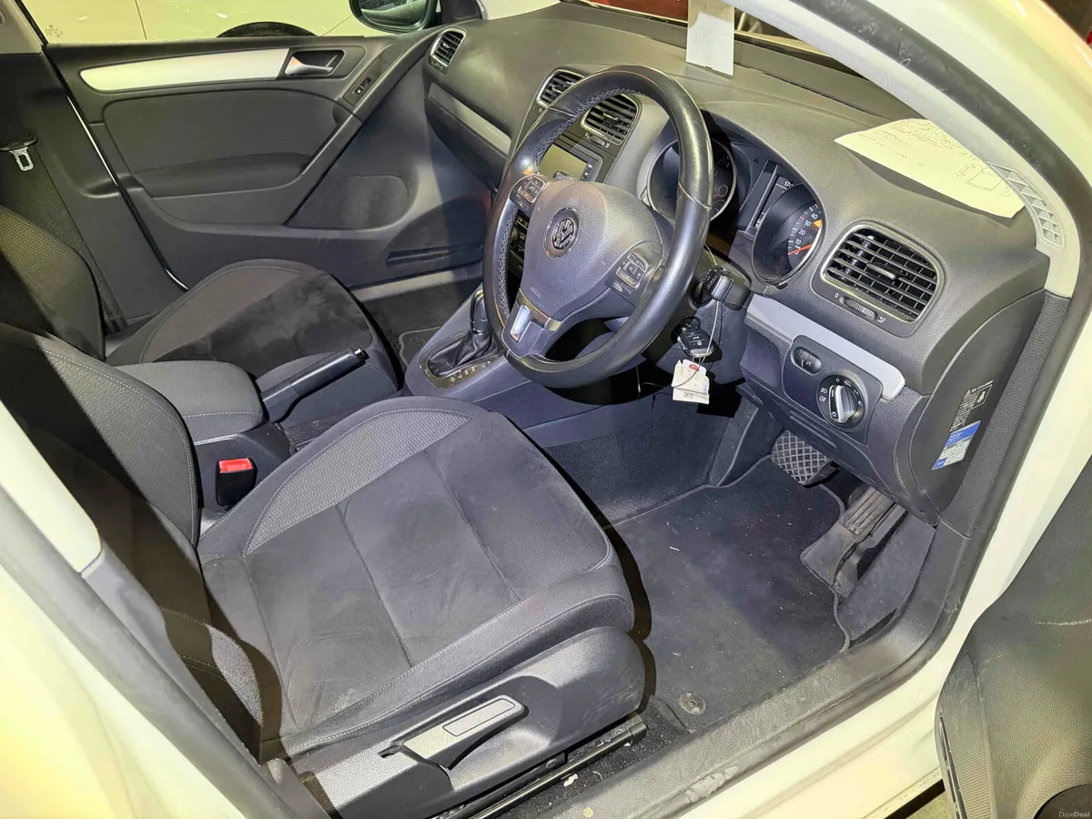 Volkswagen Golf *Automatic* - Image 4