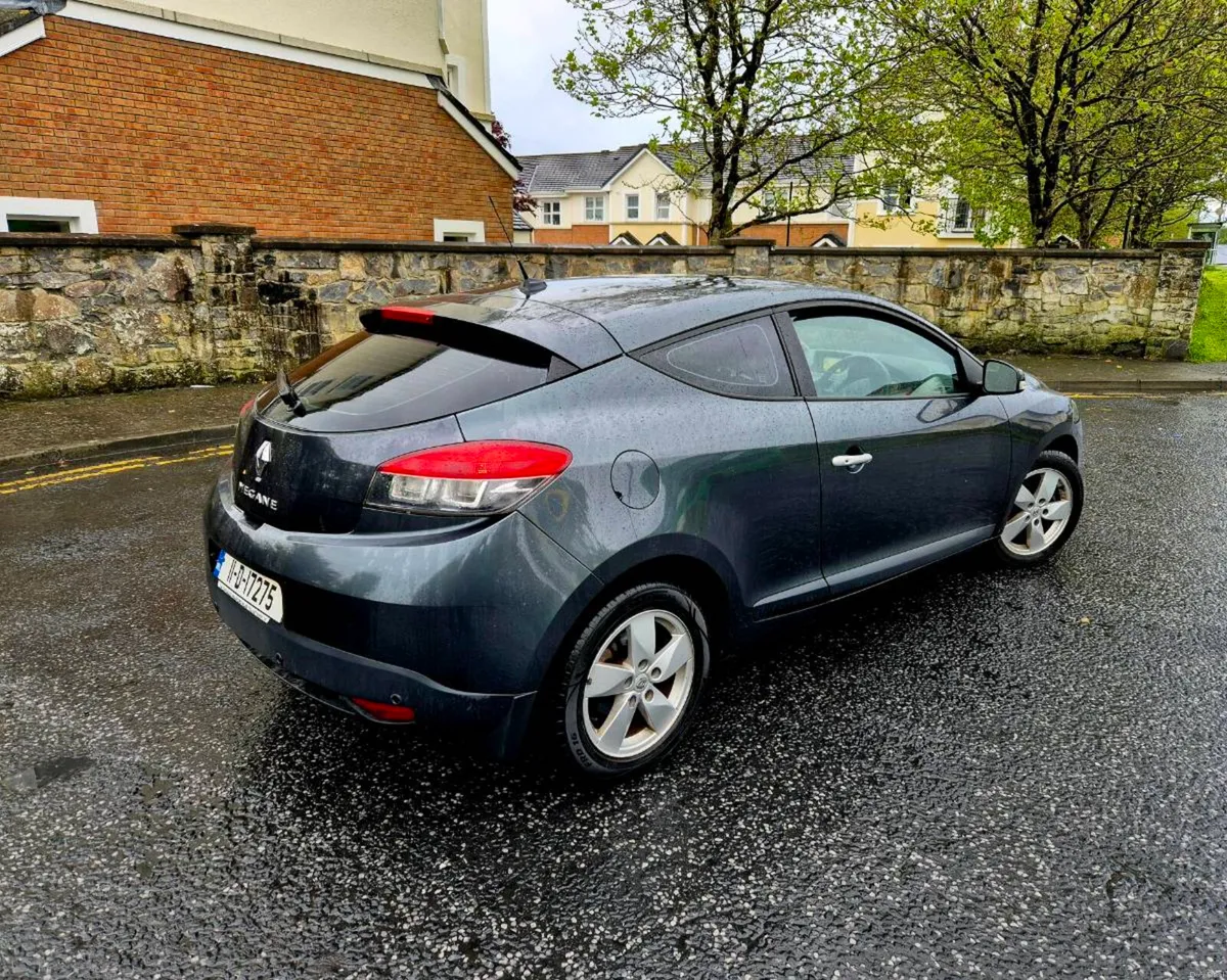 2011 RENAULT MEGANE - Image 4
