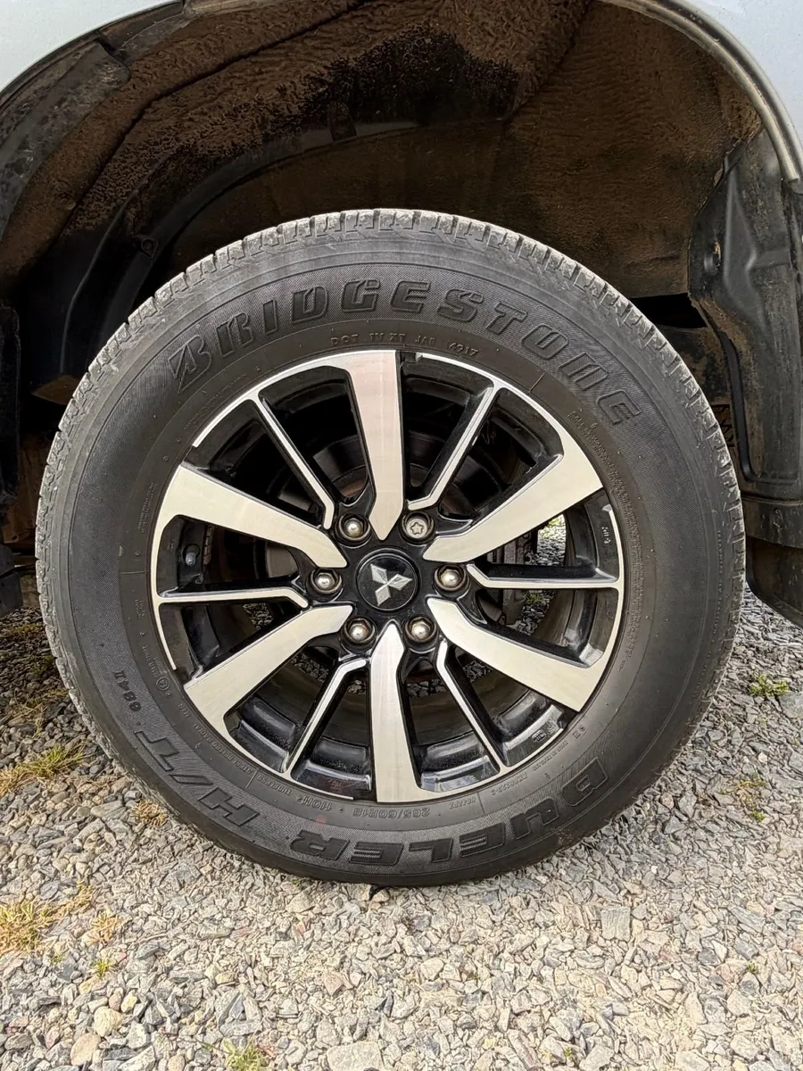 Mitsubishi Shogun 2019 - Image 3