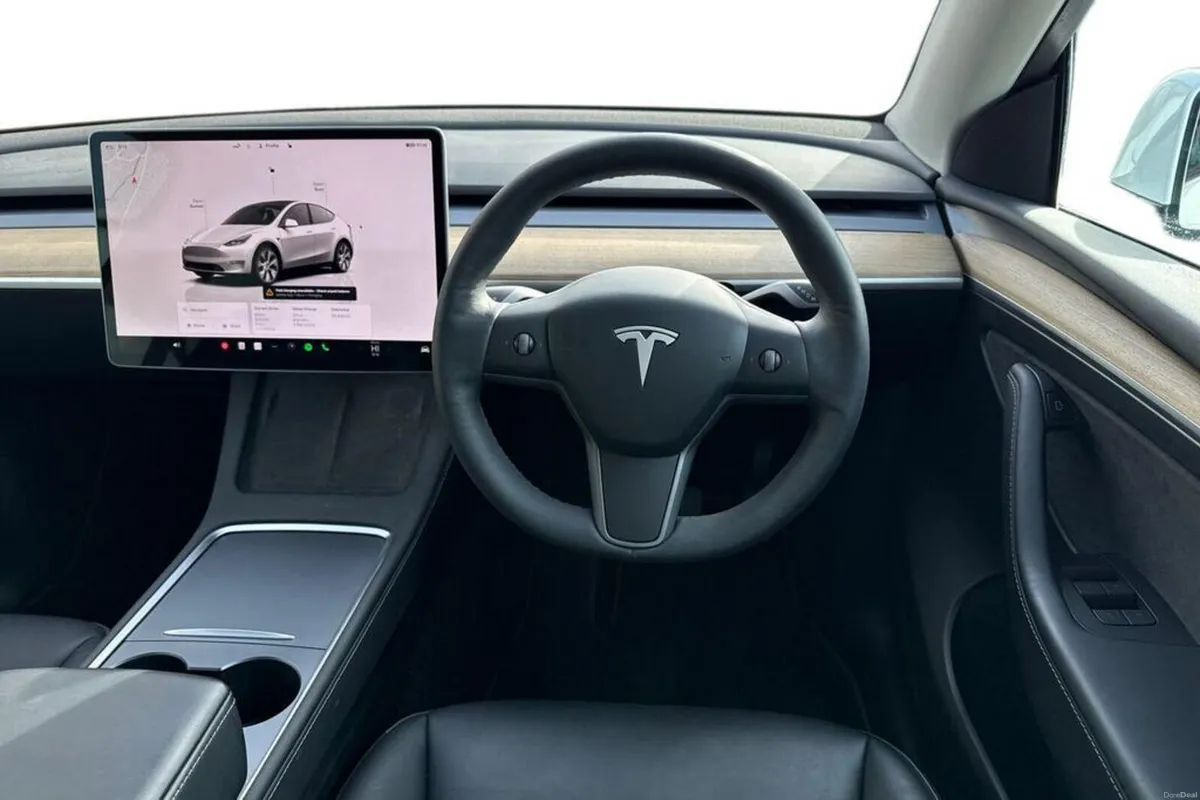 Tesla Model Y Long Range Awd - Image 4