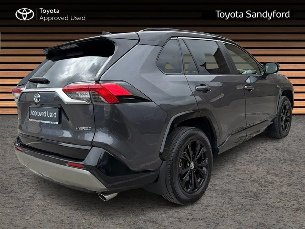 Toyota RAV4 SPORT HYBRID // HEATED LEATHER SEATS / - Image 2
