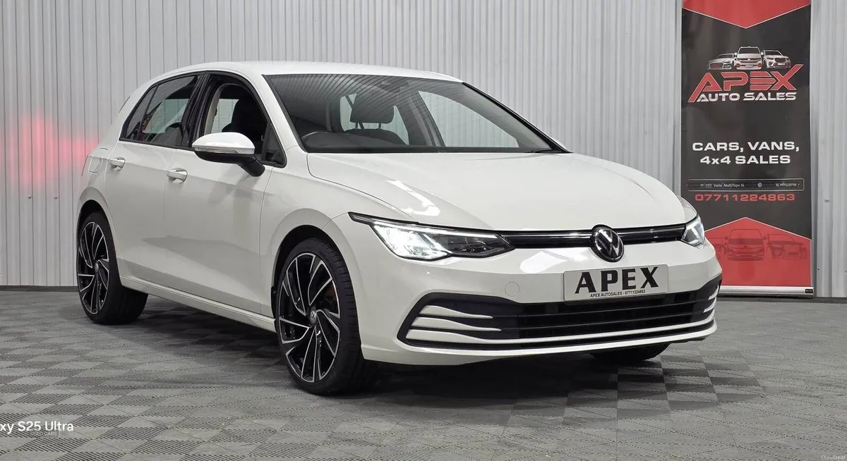 Volkswagen Golf HATCHBACK - Image 1