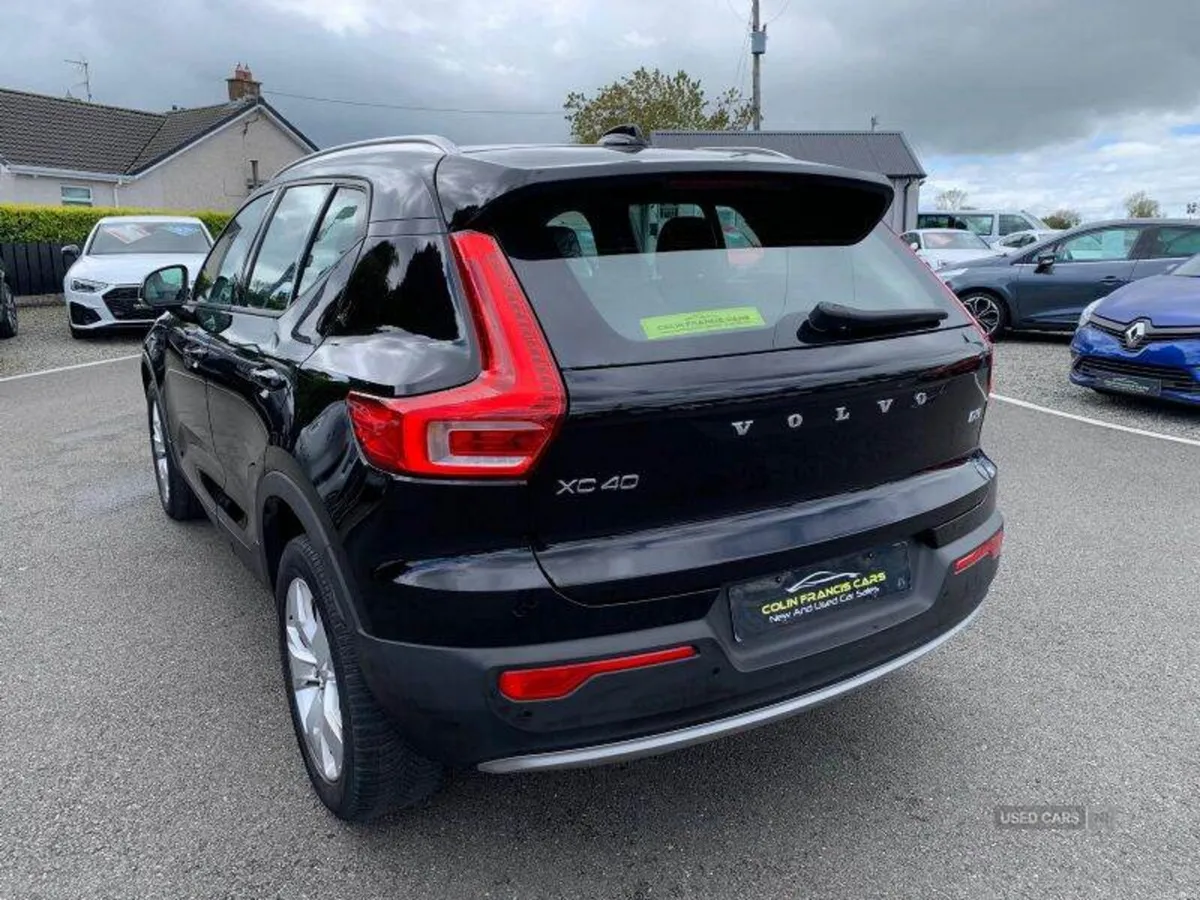 Volvo XC40 Momentum Pro - Image 4