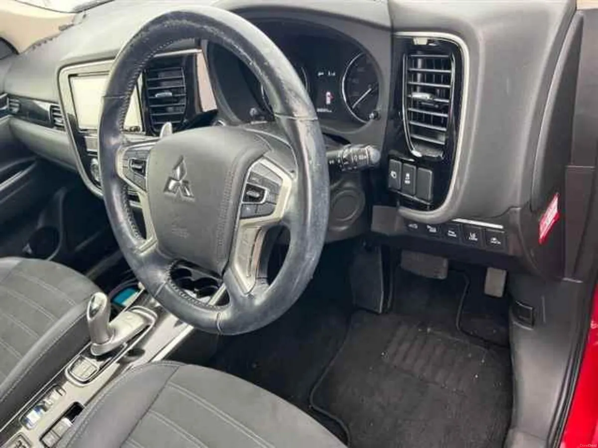 Mitsubishi Outlander 2018 - Image 2