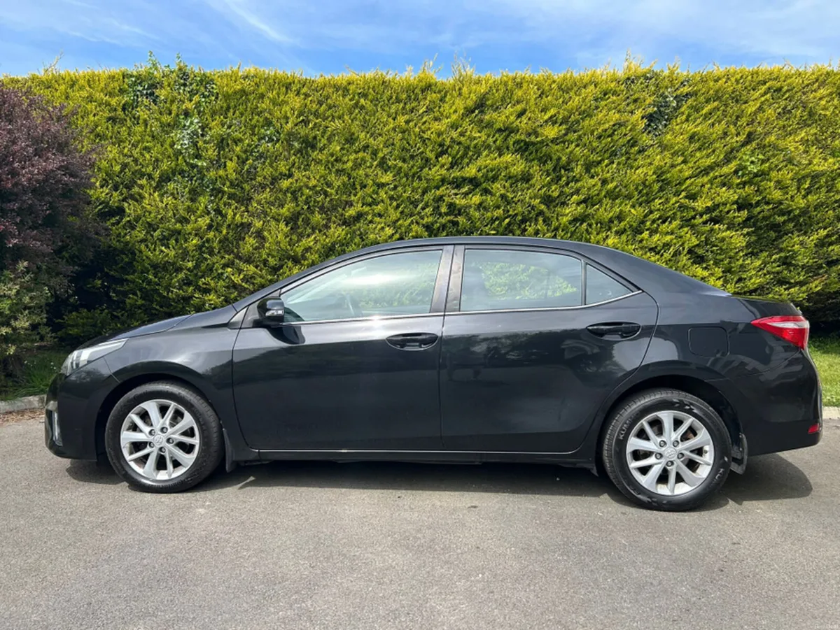 Toyota Corolla 1.4 D-4D LUNA 4DR - Image 3