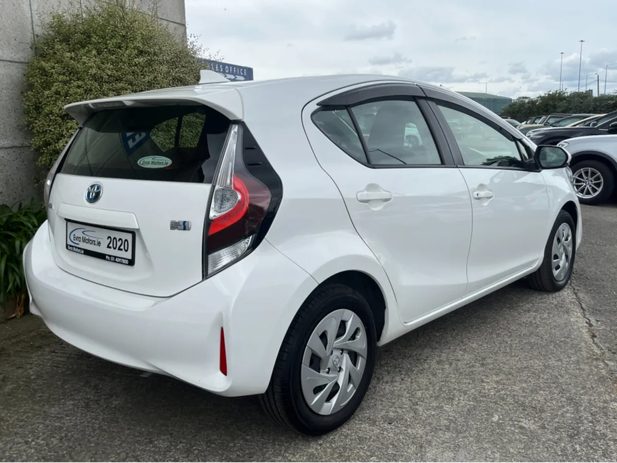 Toyota Aqua AUTOMATIC HYBRID 1.5 PETROL //REVERSE - Image 4