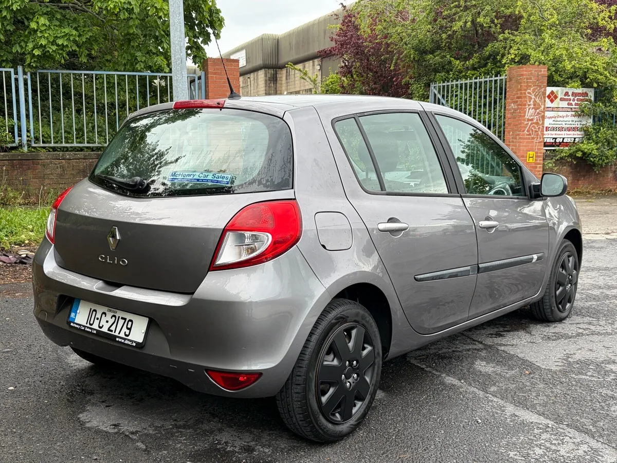 2010 Renault Clio *60k KMS* LOW KMS - Image 2