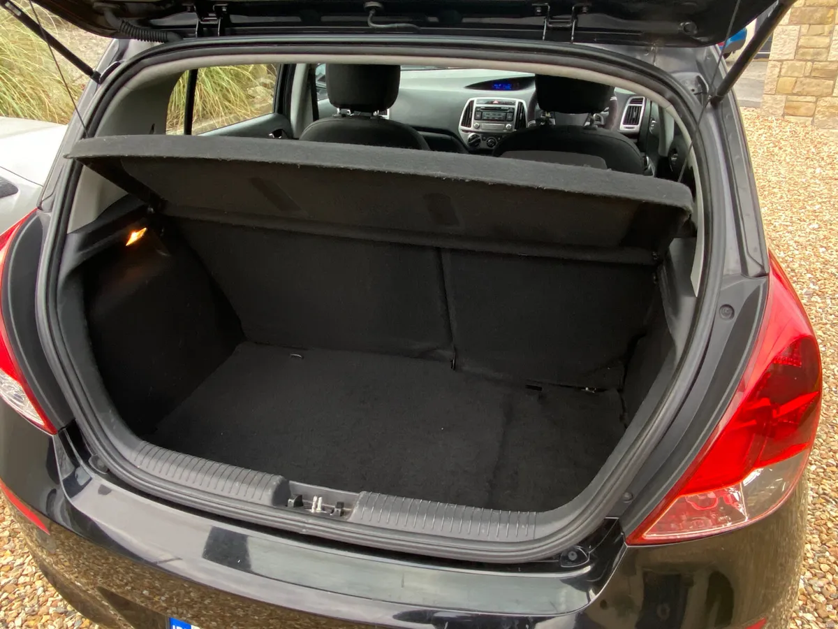 2013 Hyundai i20 Premium *High Spec* - Image 4
