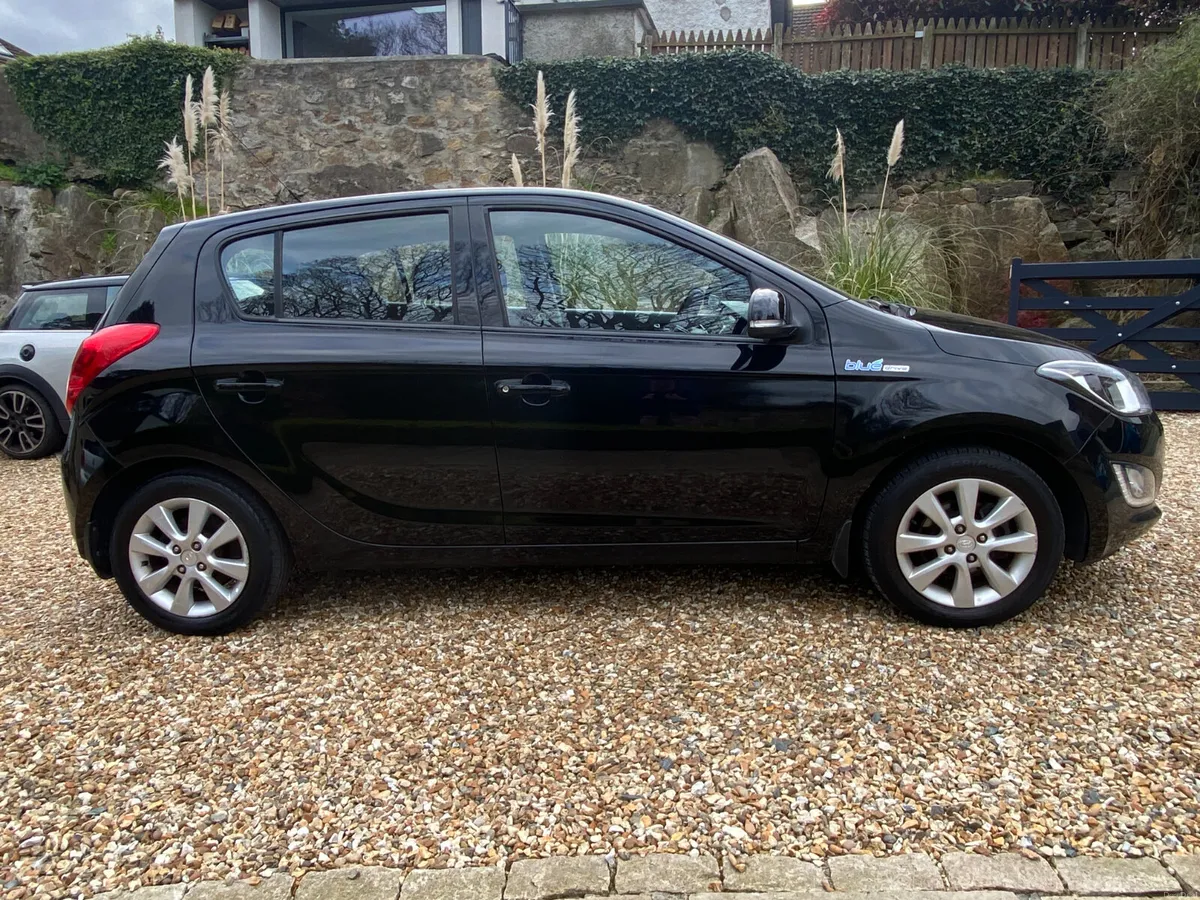 2013 Hyundai i20 Premium *High Spec* - Image 2