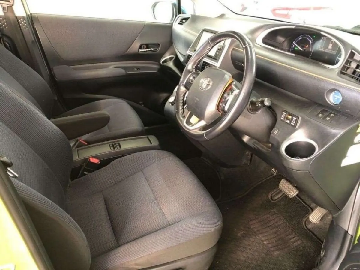 Toyota Sienta 1.5 HYBRID - 7 SEATER - ALLOY WHEELS - Image 3