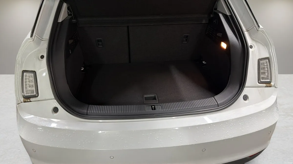 2015 Audi A1 1.0TFSI AUTO 2TONE ONLY 69,100KMS - Image 5