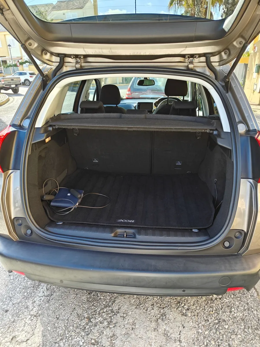 Peugeot 2008 Active 1.6 Blue HDI 75 4D - Image 2