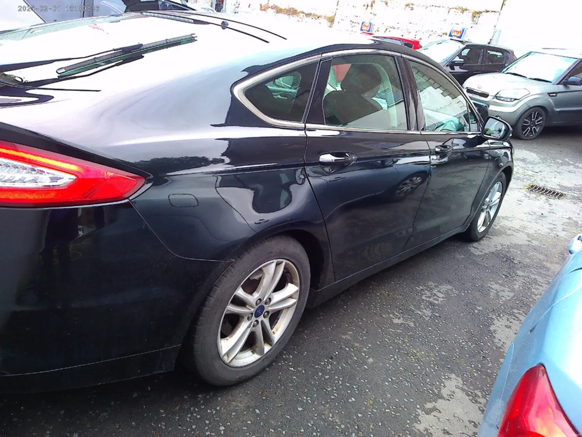 Ford Mondeo TITANIUM 5DR 1.5 TD 120PS M6 4DR - Image 4