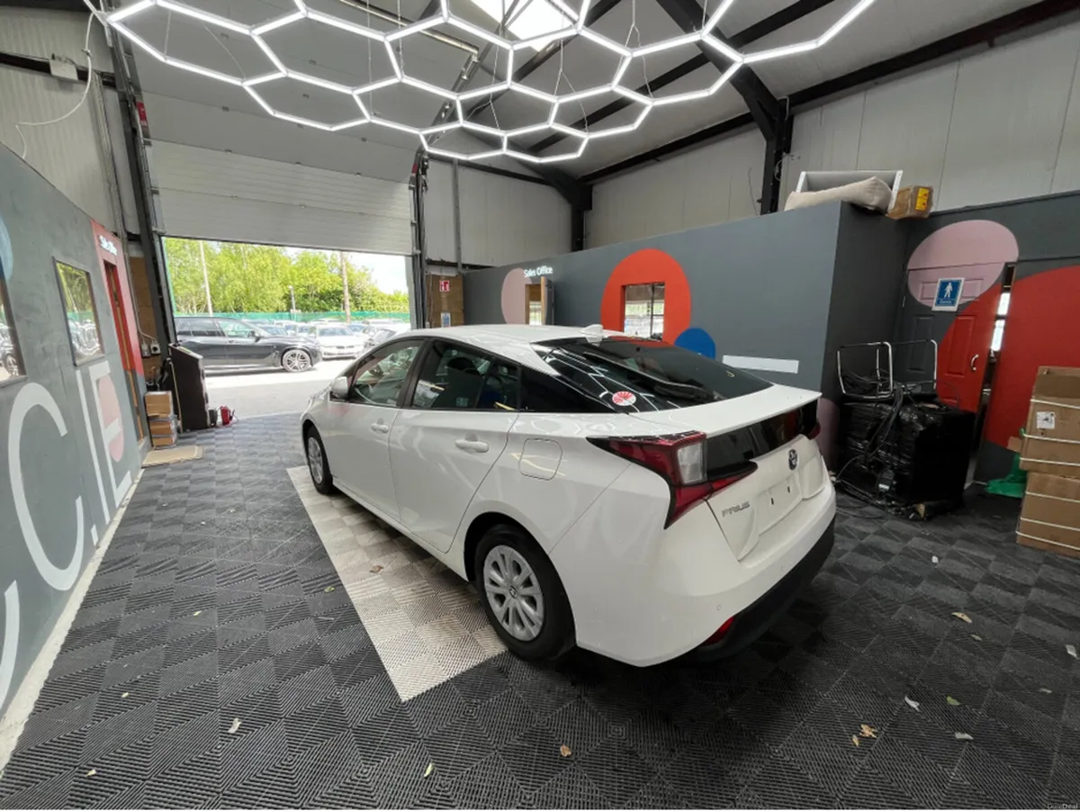 Toyota Prius €20950 2022 TOYOTA PRIUS S 1.8 AUTOMA - Image 4