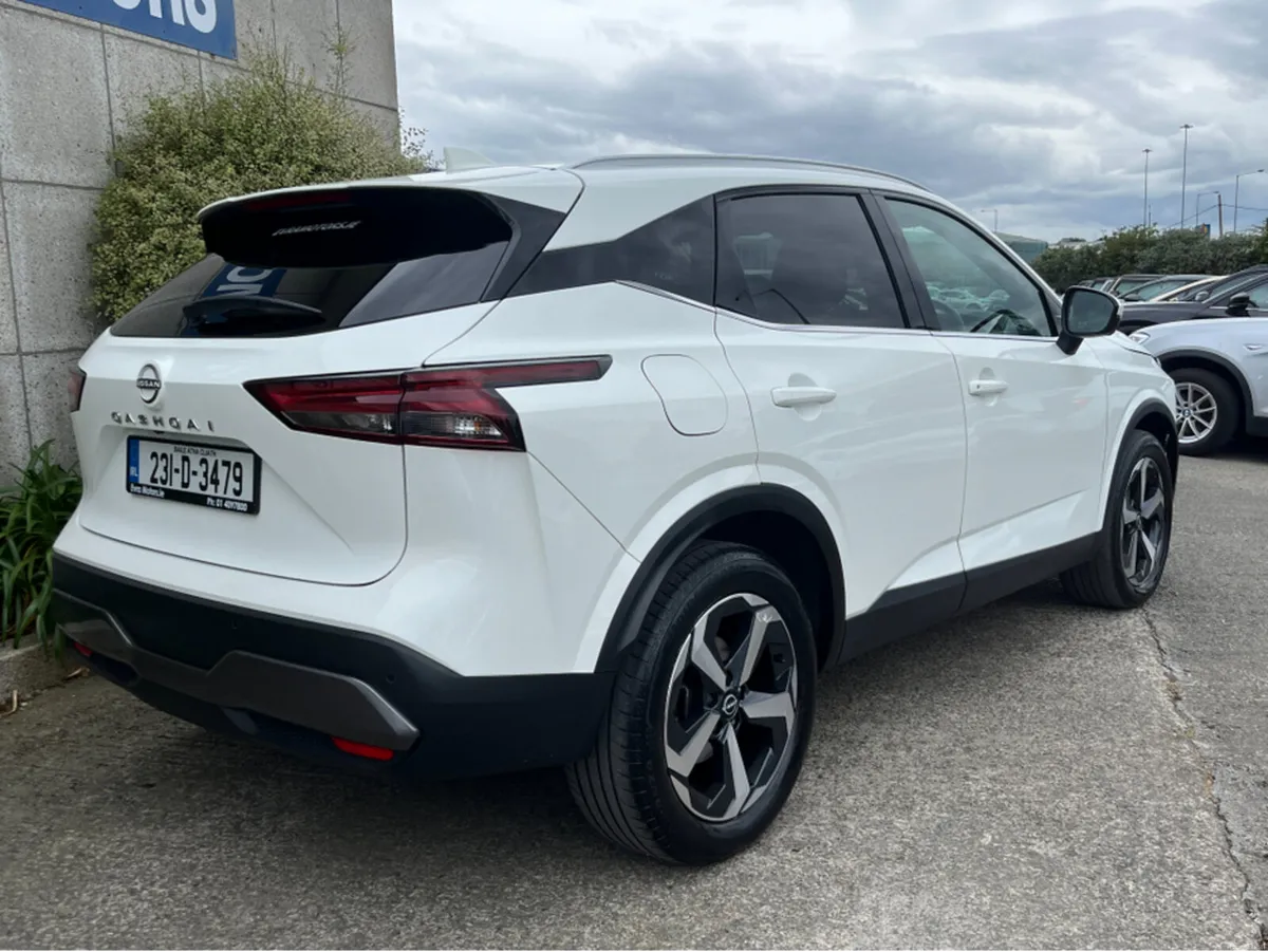 Nissan Qashqai SV PREMIUM 1.3 PETROL MHEV MANUAL / - Image 4