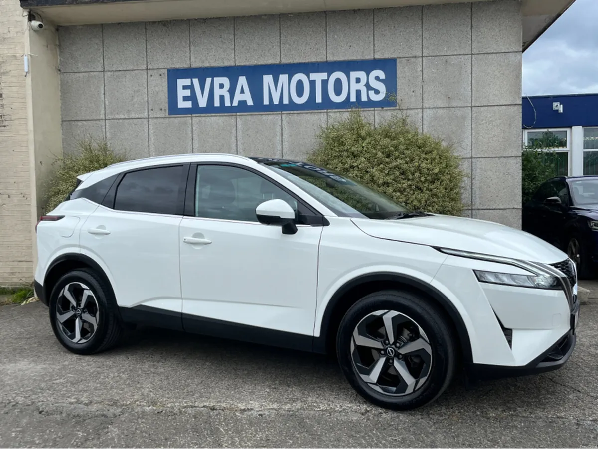 Nissan Qashqai SV PREMIUM 1.3 PETROL MHEV MANUAL / - Image 3
