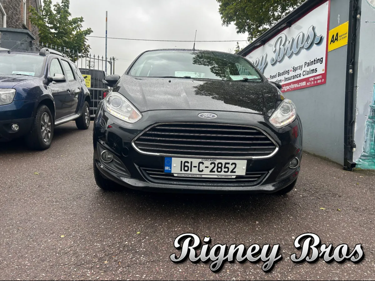 Ford Fiesta TITANIUM 1.0 65PS 5 Door - Image 2