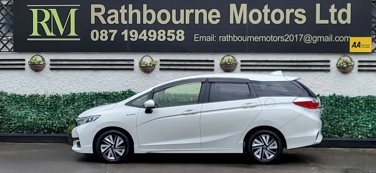 Honda Shuttle 2016 Hybrid 1.5 Automatic - Image 2