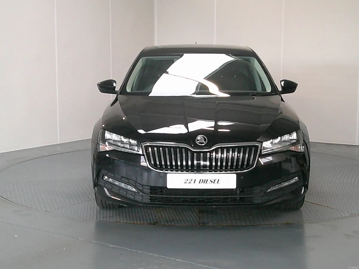 Skoda Superb 2022 - Image 2
