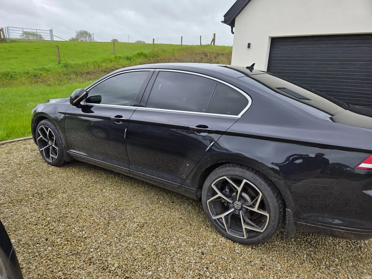 Volkswagen Passat 2016 - Image 1
