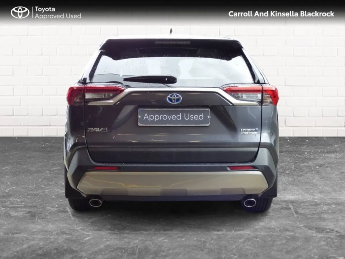 Toyota RAV4 Hybrid Platinum FWD - Image 4