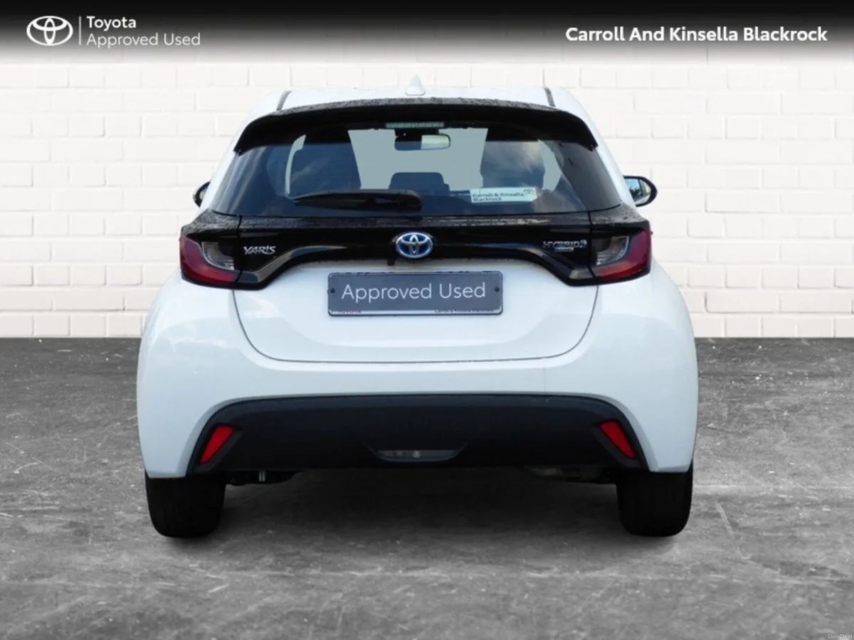 Toyota Yaris Hybrid Luna - Image 4