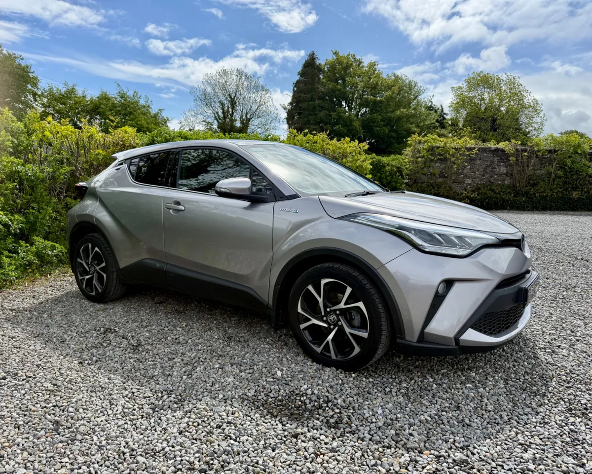 2022 Toyota C-HR Sport 1.8 Hybrid Automatic - Image 3