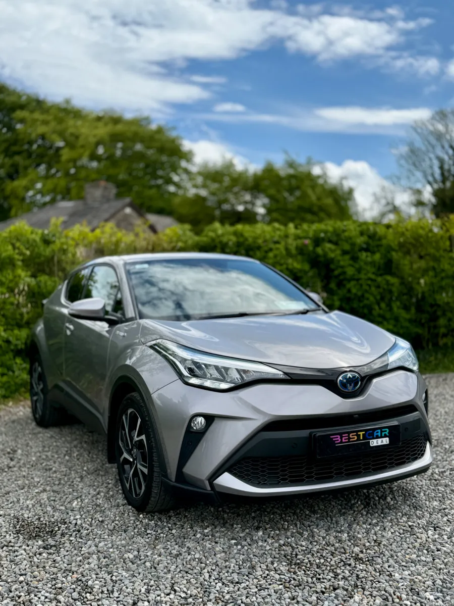 2022 Toyota C-HR Sport 1.8 Hybrid Automatic - Image 2