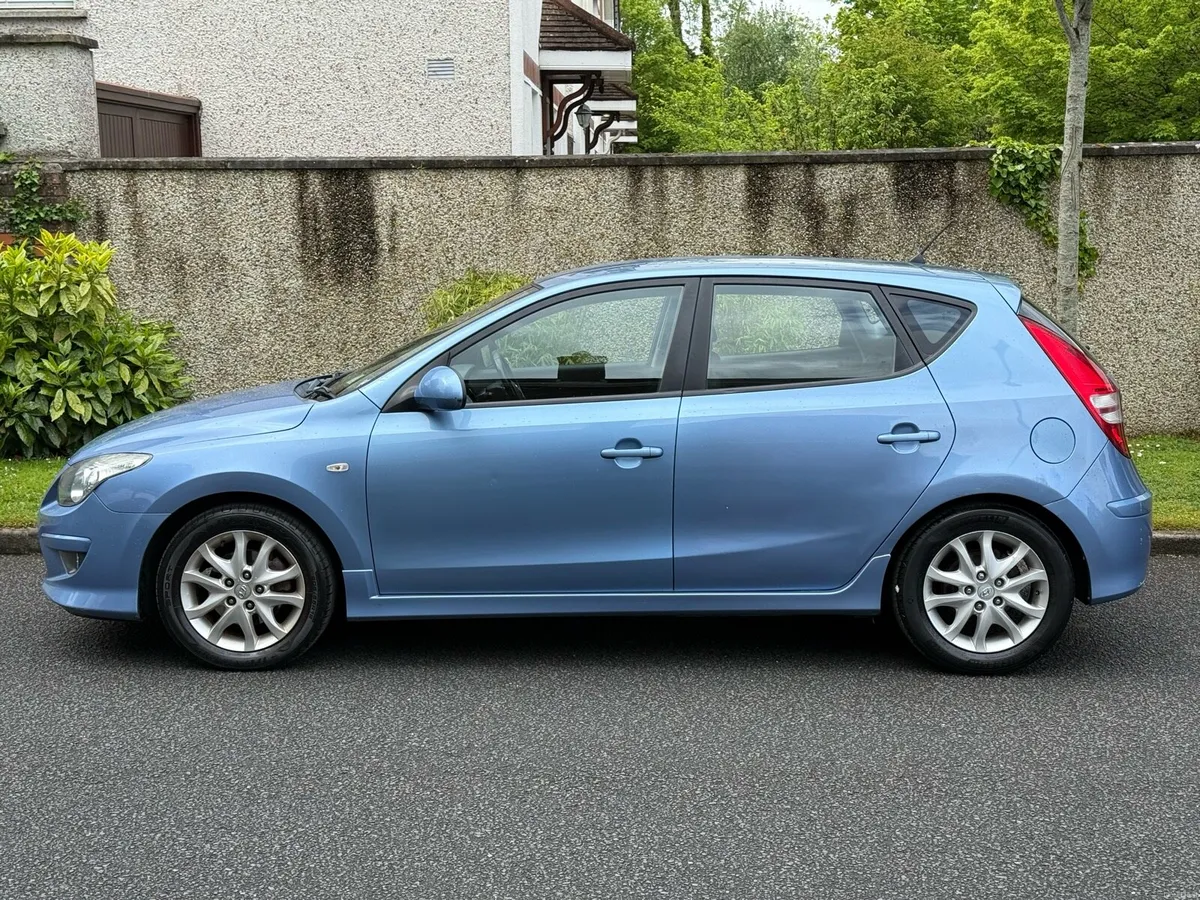 11 Hyundai i30 94k miles NCT 01/27 - Image 2