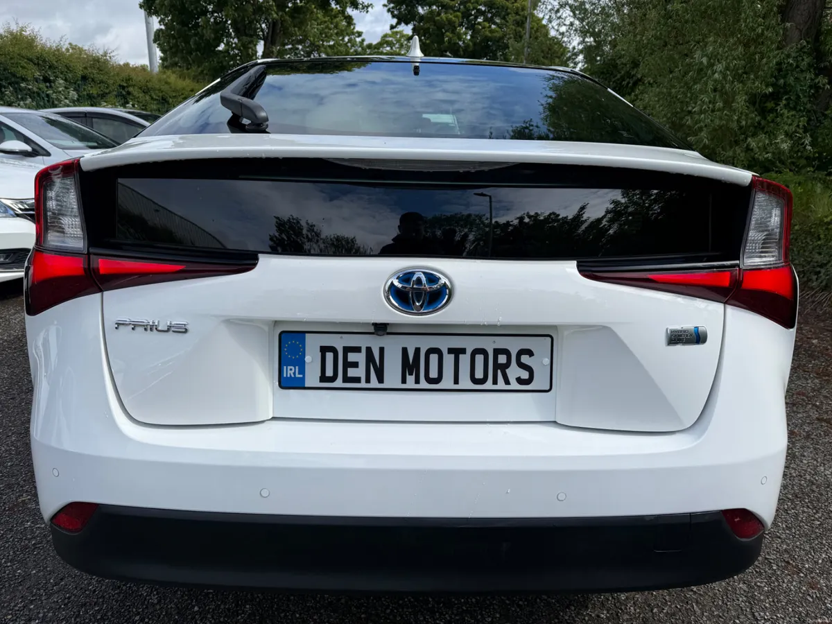 Toyota Prius - Image 5