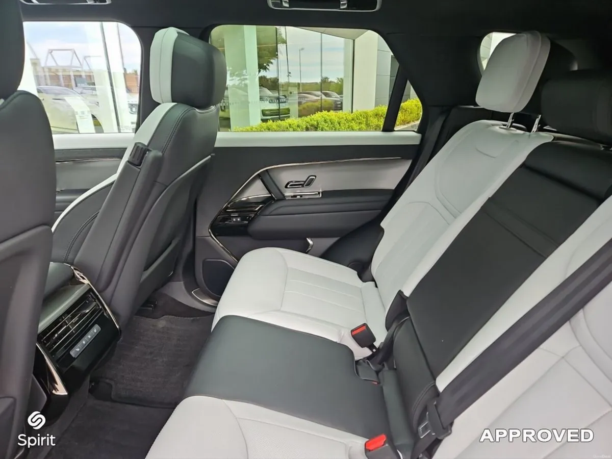Land Rover Range Rover Sport 3.0 PHEV Dynamic SE 4 - Image 5